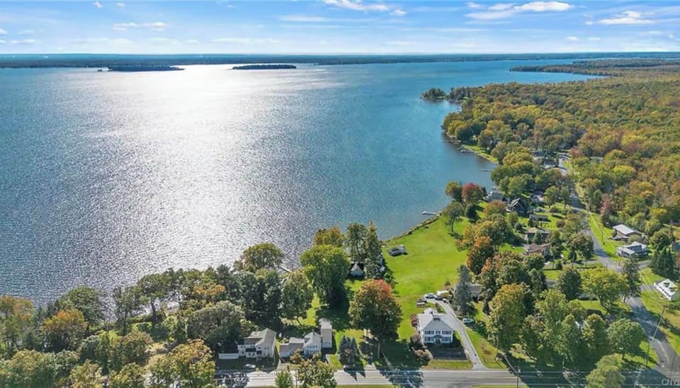 Great lake access and beautiful views.  Close to 3 Mile Bay Sand Bar. 