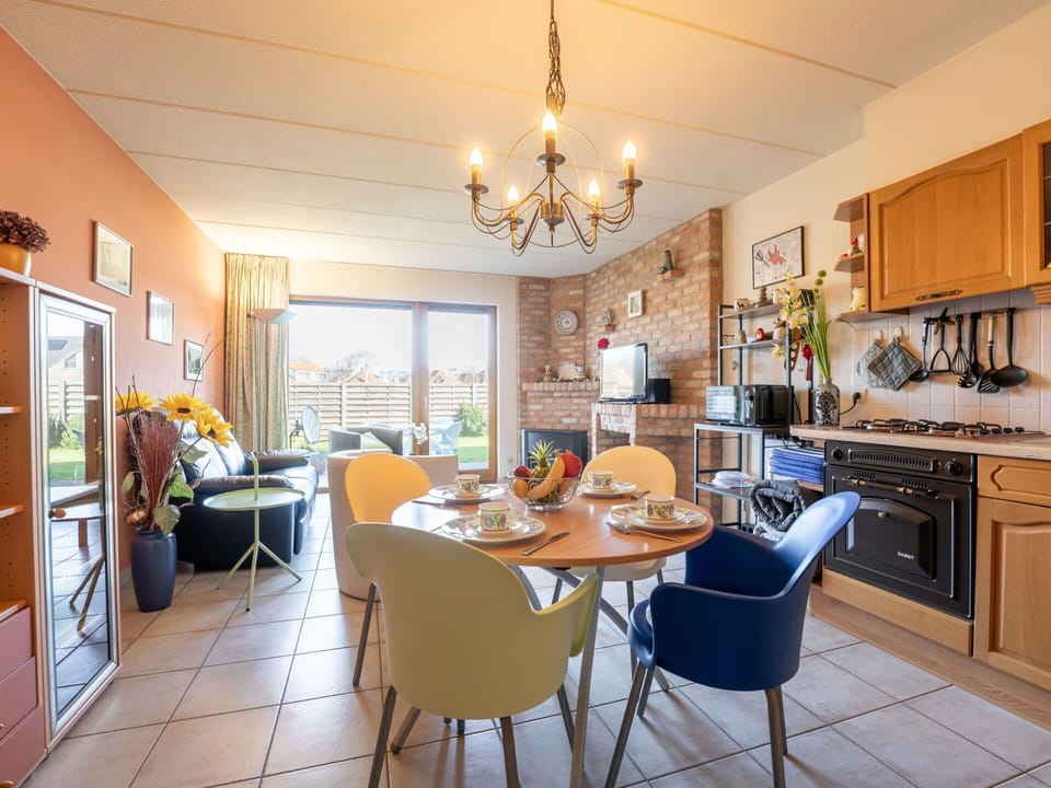 Furniture, Interior Design, Chair, Table, Flooring, Kitchen & Dining Room Table, Ceiling, Lighting, Floor, Room