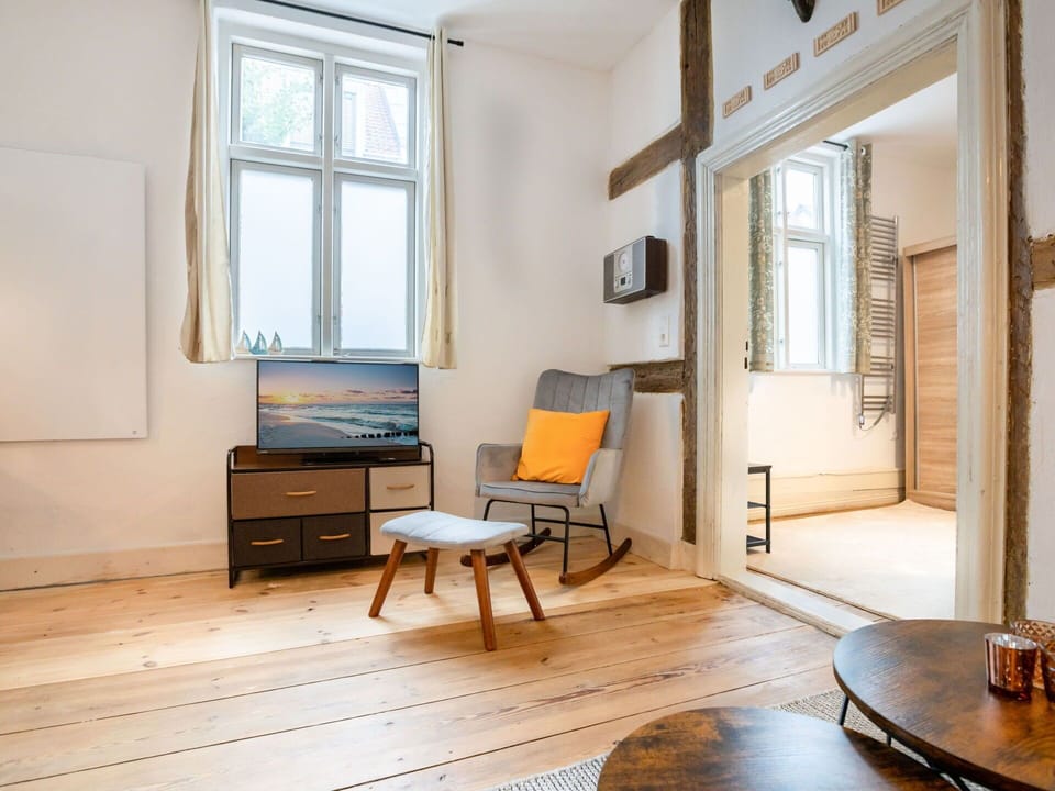 Furniture, Interior Design, Flooring, Wall, Floor, Wood, Wood Flooring, Ceiling, Room, Lighting