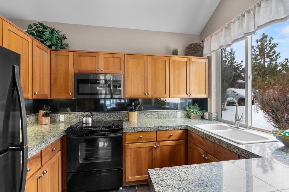 2 Bedroom Condo Eagle Crest- Kitchen
