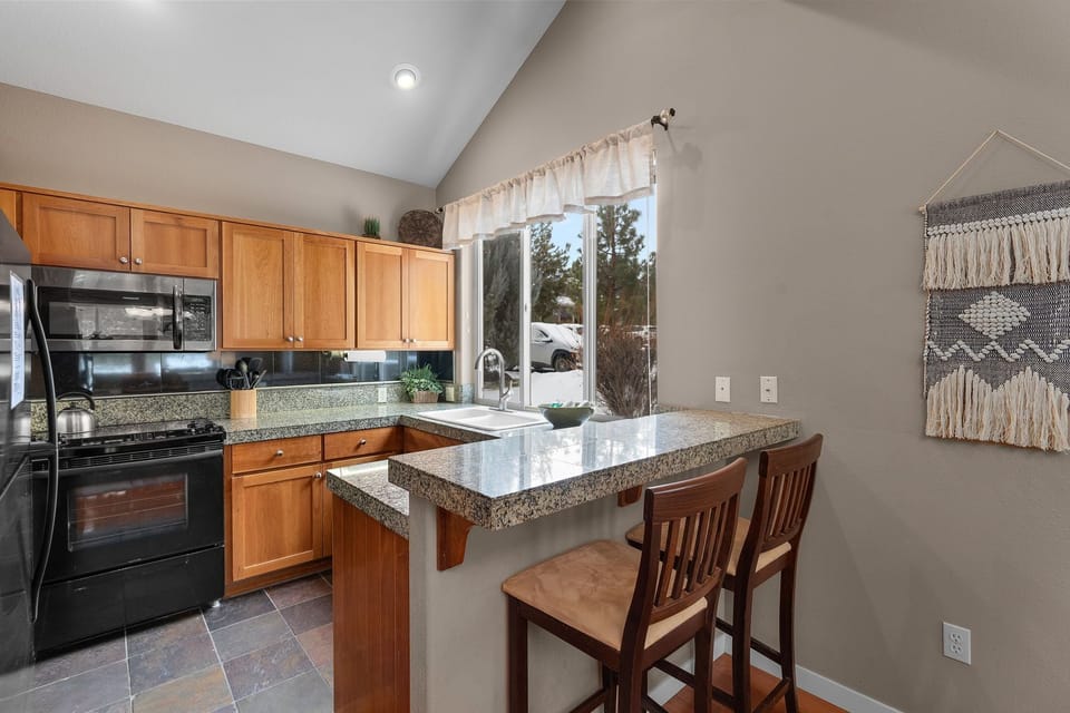 2 Bedroom Condo Eagle Crest- Kitchen with Bar seating