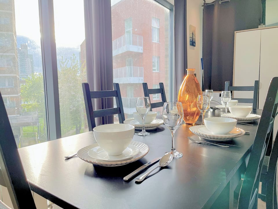 Sleek 3-bedroom flat with life in Southward, Bourough near The Shard