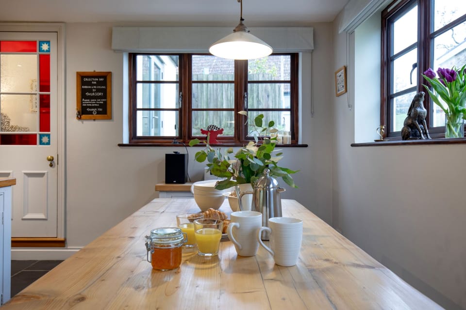 Chantry Cottage, Beaminster: Breakfast is served!