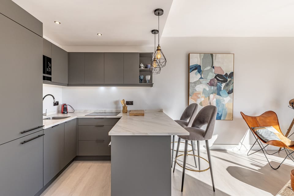 Kitchen or kitchenette