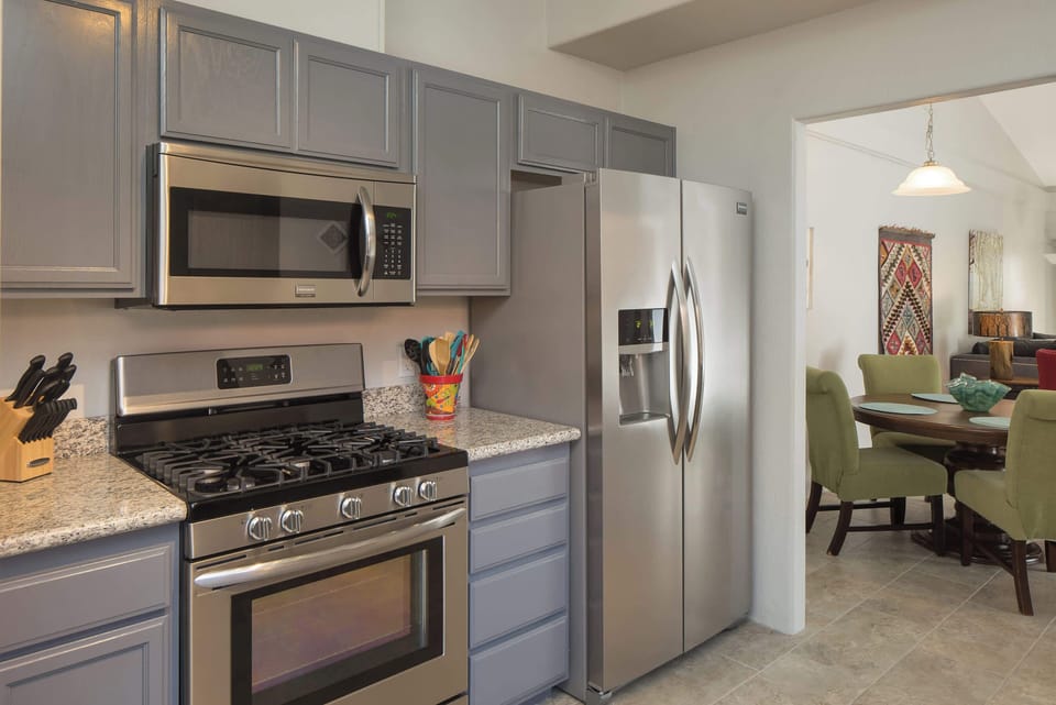 Fully equipped kitchen, perfect for home-cooked meals.