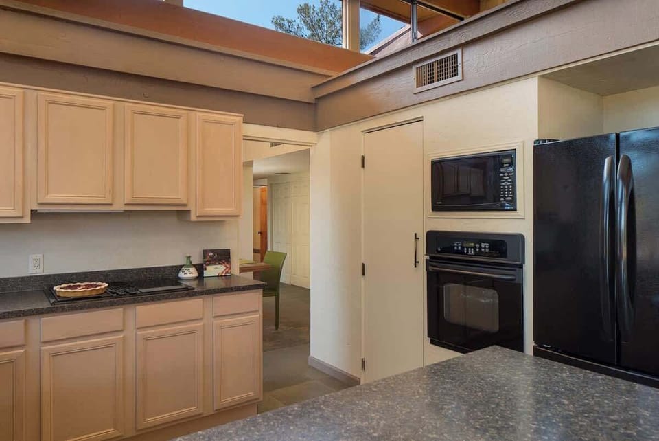 Kitchen with all the amenities for a comfortable stay.