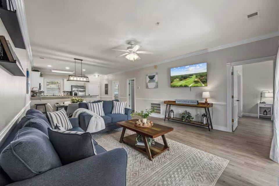 Living Room (2)