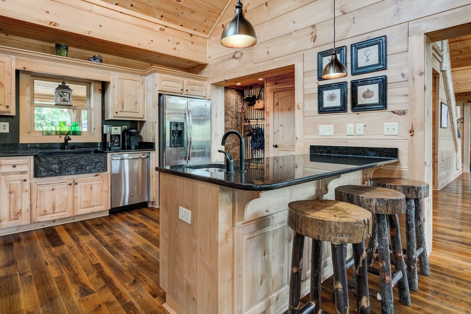 2487 Catawba Falls Pkwy-18