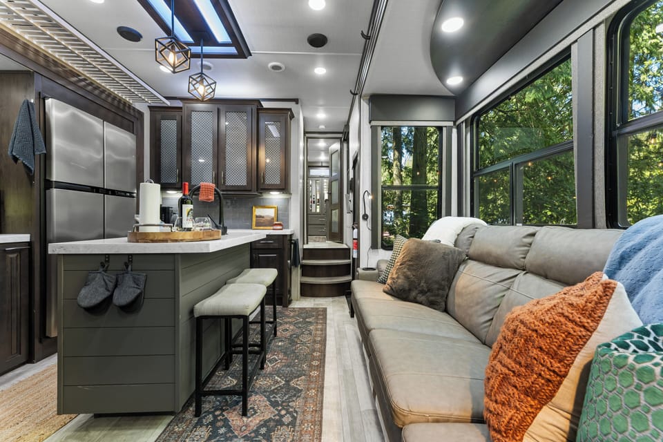 d5bd30fb-9de6-456d-989d-af7a8e9d99c7