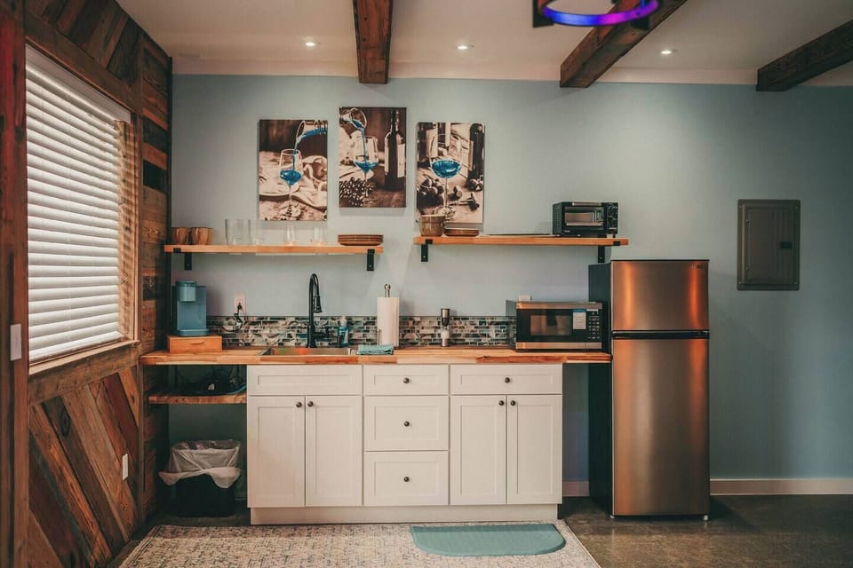 Kitchen Area w/ hot plate for cooking