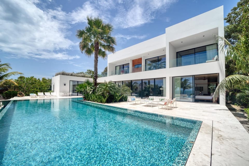 The Beach House - Upscale 5-bed Beachfront Villa w/ pool , pier & ocean views (4513)