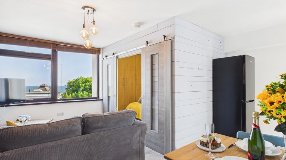 Driftwood Den - 1 Bedroom Apartment - Saundersfoot (28349)