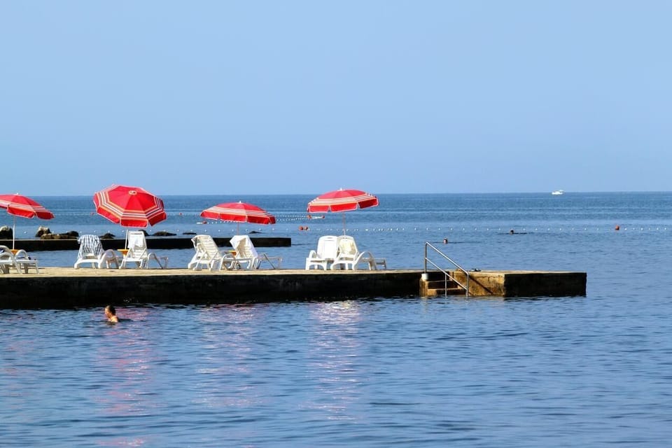 Nearby beaches