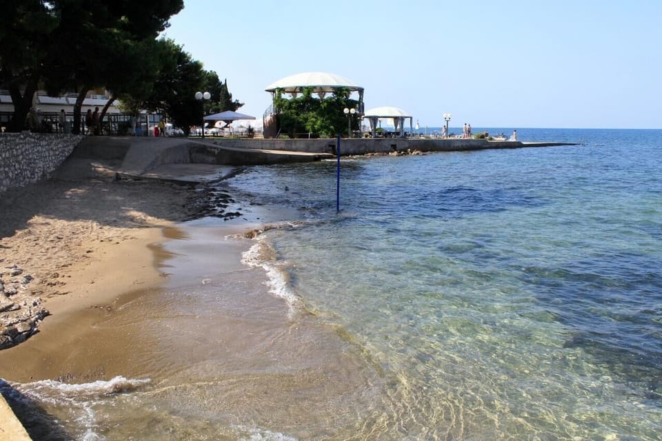 Nearby beaches