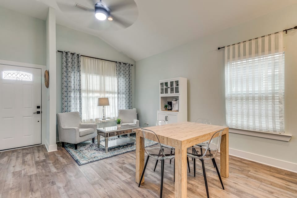 Sitting/Dining Area | Keurig & Drip Coffee Makers