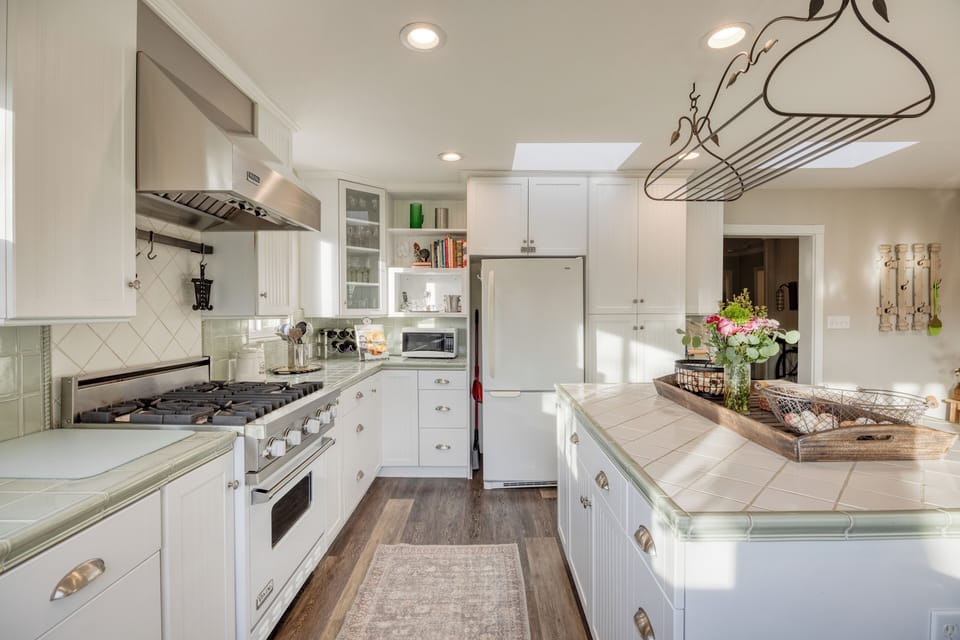 Fully stocked kitchen.