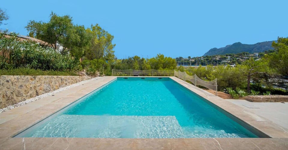Holiday Home Swimming Pool