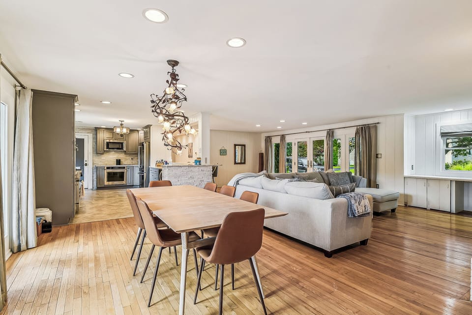 Main Level,Dining Area,