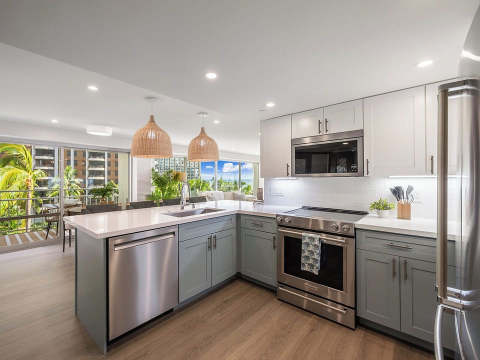 Kitchen with Microwave Oven Stove Refrierator and Dishwasher