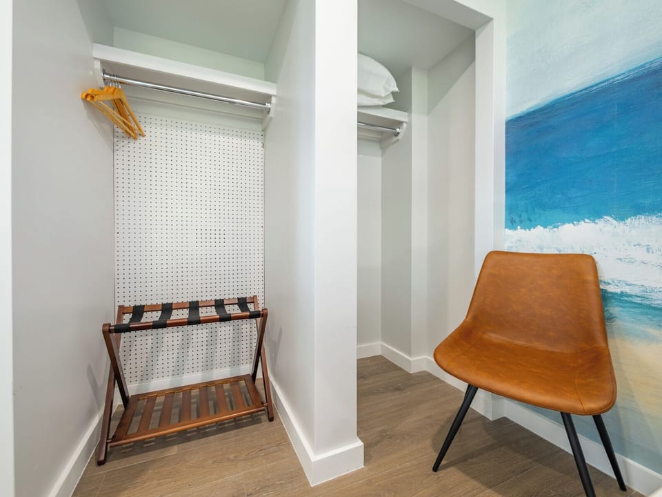 Guest Bedroom Closet