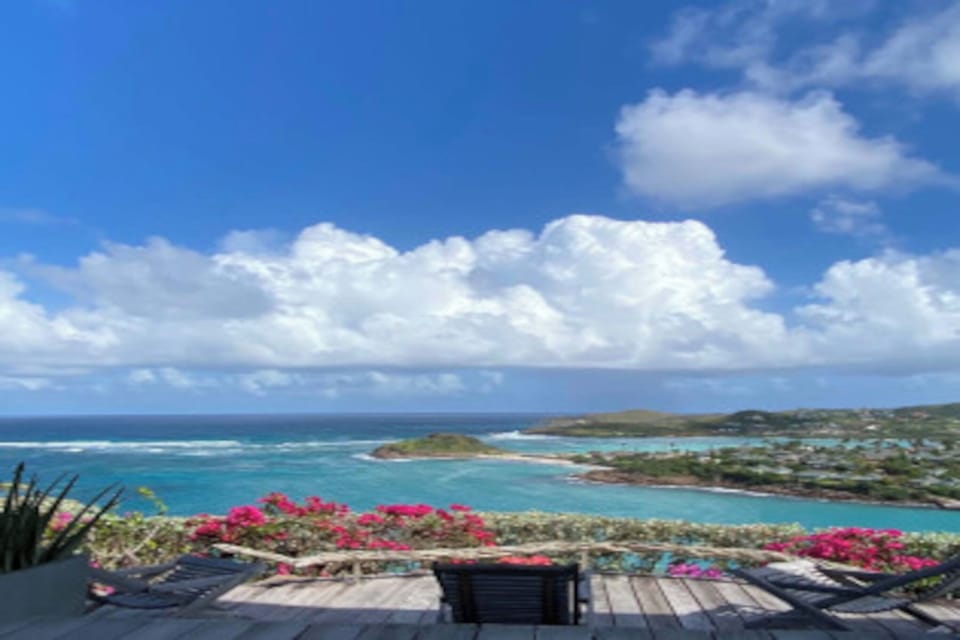 2a- Villa Arrow Marine living view