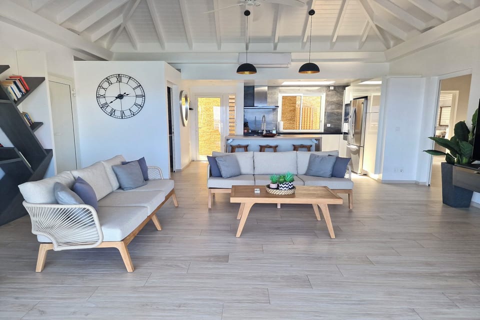 living-room-cacao-track1