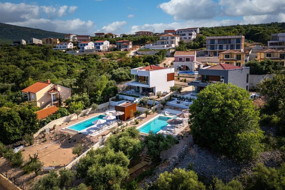 Luxury Villa Krk 2 Vrbnik with heated pool and jacuzzi