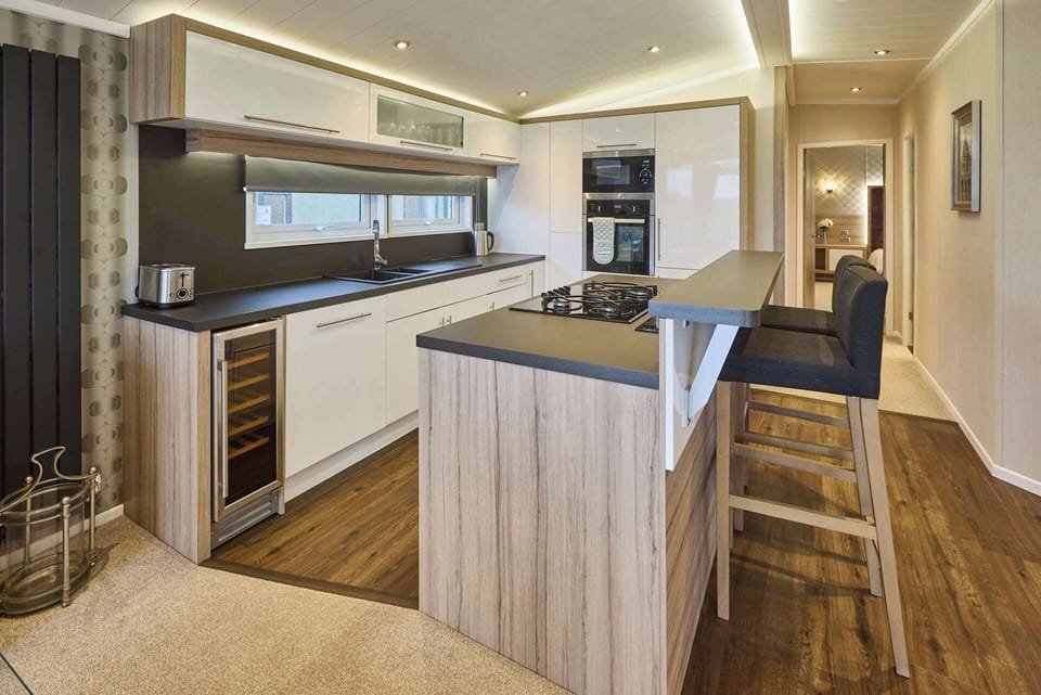 Whistler Deluxe Lodge, Low Gate - Host & Stay