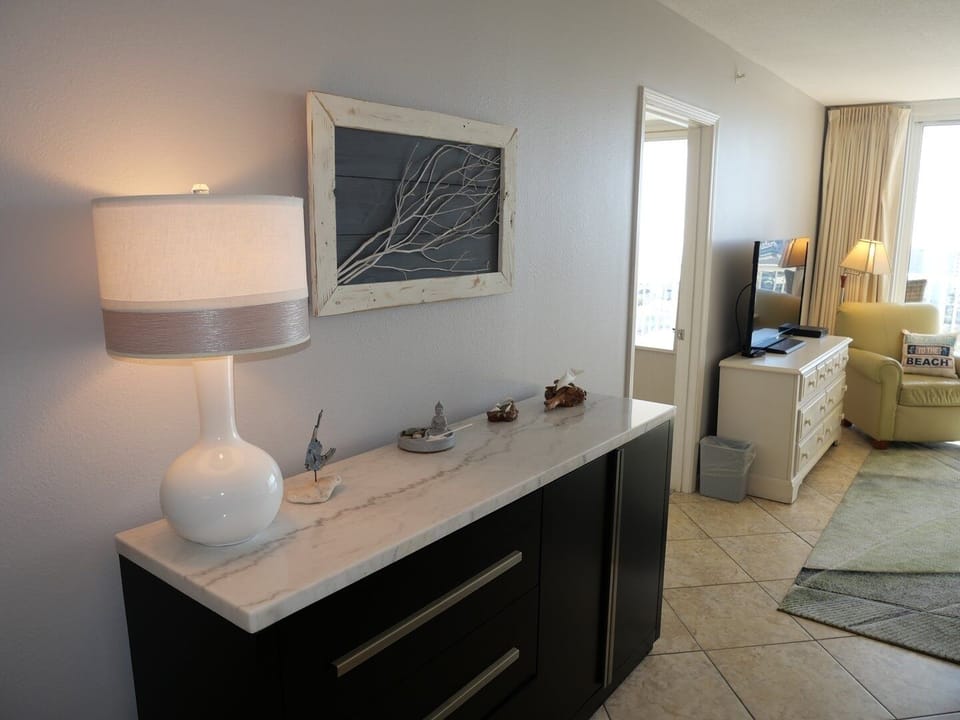 Lamp, Table Lamp, Indoors, Floor, Sink