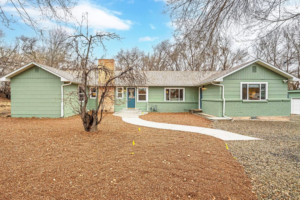 A charming vintage home with space for the whole family!