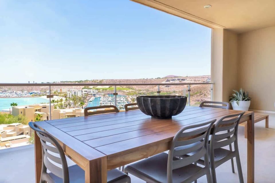 Host delightful dinners with a stunning resort backdrop.