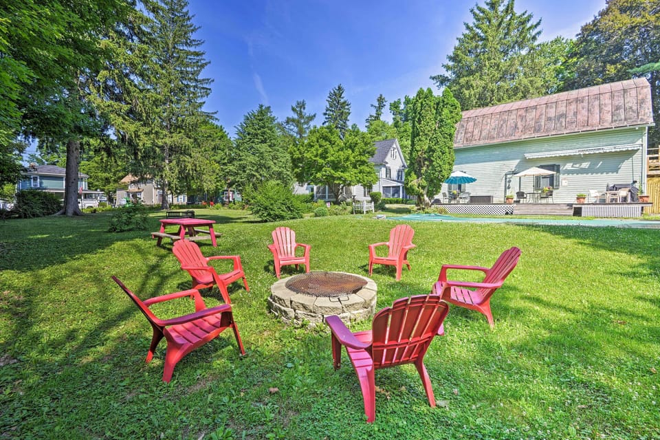 Shared Yard | Fire Pit