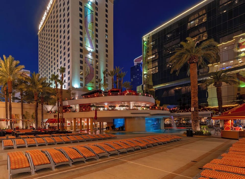 Outdoor Pool & Loungers