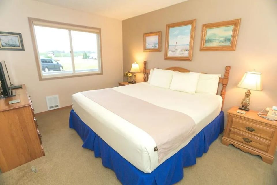 Stretch out in a spacious bedroom with soothing daylight.