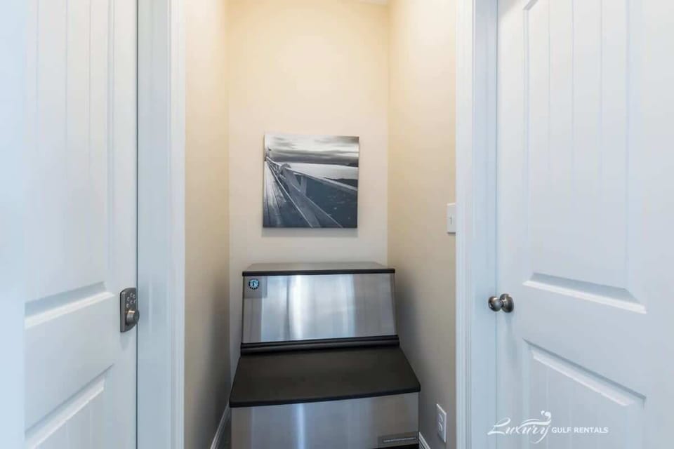 Commercial Ice Maker