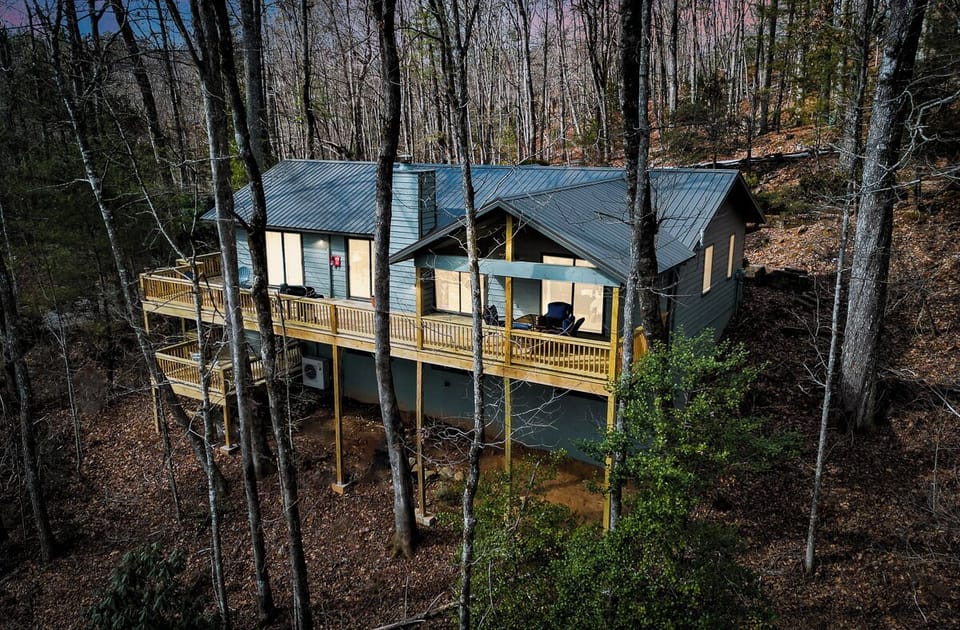 Brand new decks, for BBQs, outdoorb views from large windows aligning home.