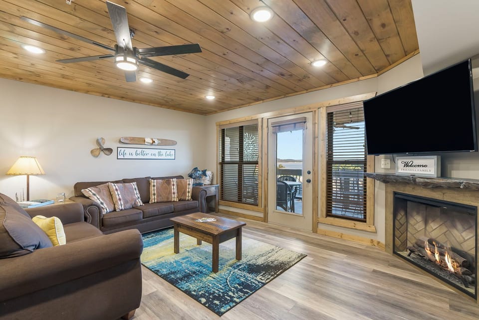 Living Room - Balcony Access & Cable TV