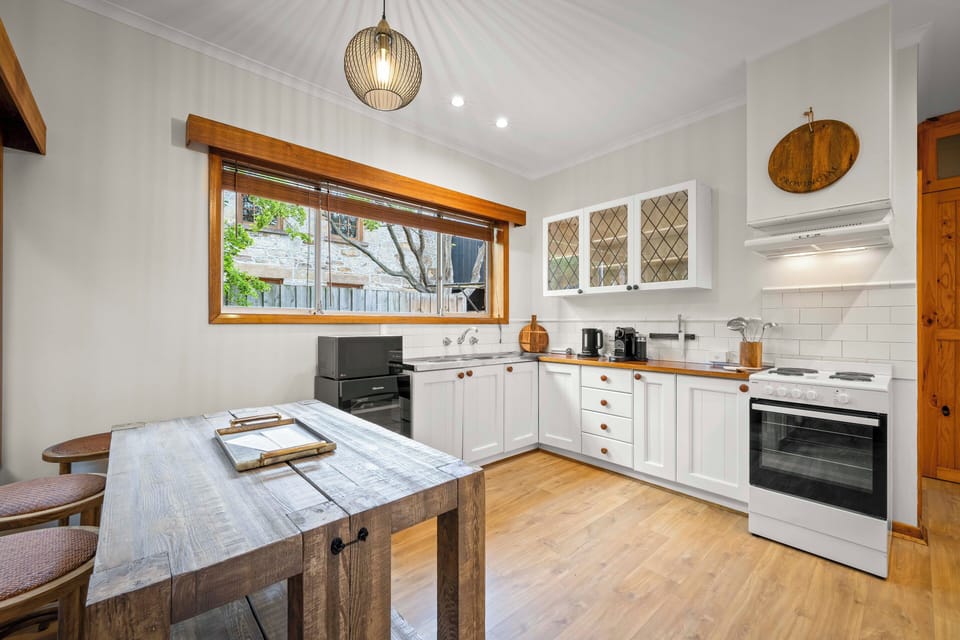 Molle St Hobart Retreats Tasmania Jan 2025 -14