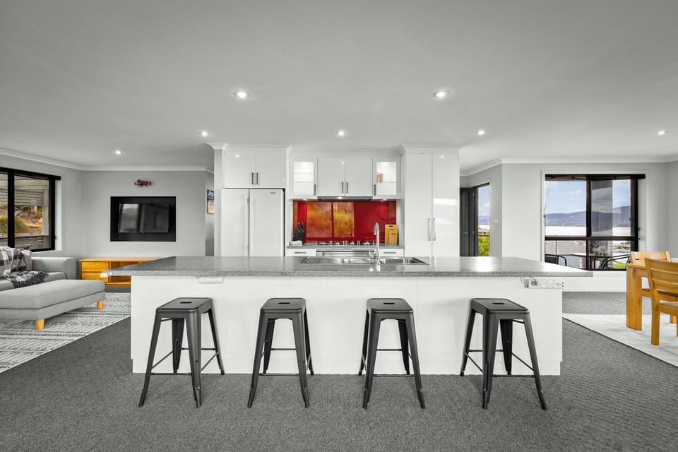 Oceania Drv Howrah Retreats Tasmania Jan 2025-25 - Copy