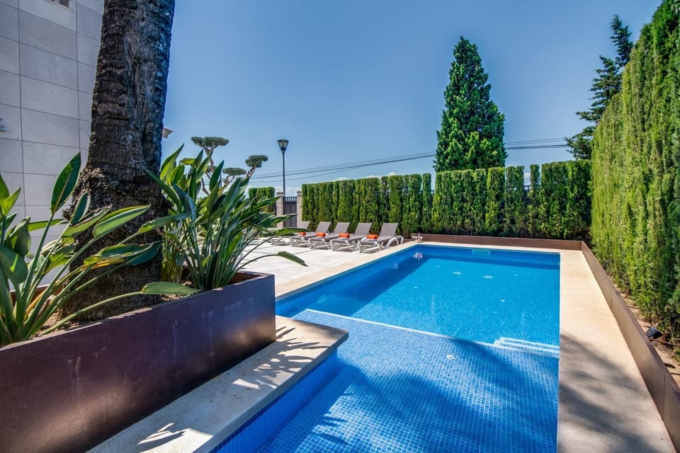 Holiday Home Swimming Pool