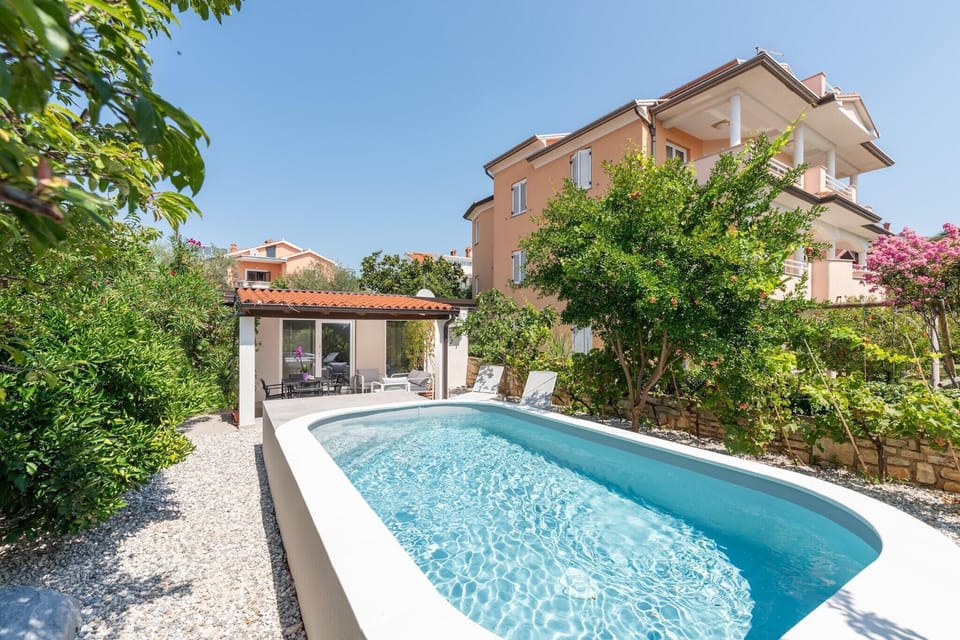 Holiday Home Swimming Pool