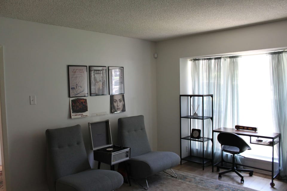 Bedroom 5 with queen bed and Smart TV