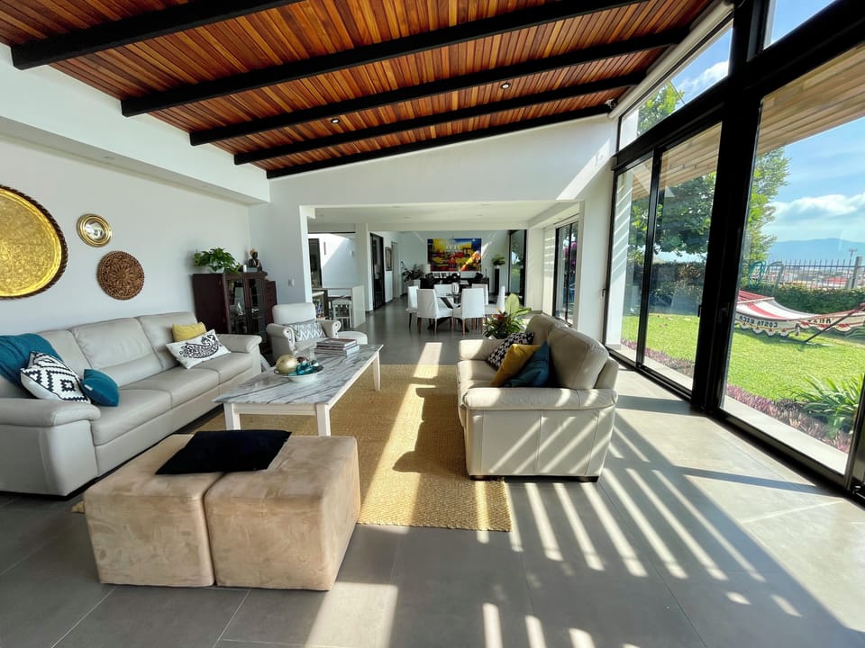 Sala con vista al comedor