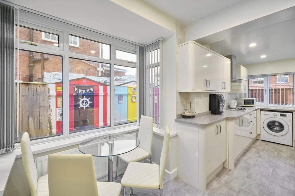 Sea Haven, Redcar - Host & Stay