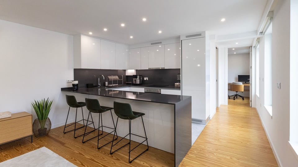 Open-plan living and kitchen area, designed for relaxation and social gatherings. Chic decor and cozy seating create a welcoming atmosphere.
#OpenPlanLiving #StylishInteriors #GatherInStyle