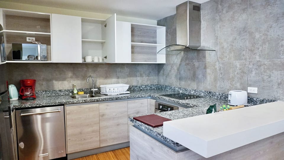 Kitchen (1)