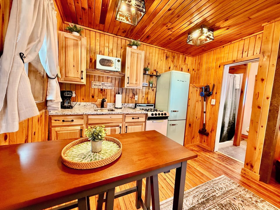 Full Kitchen (open concept floor plan)