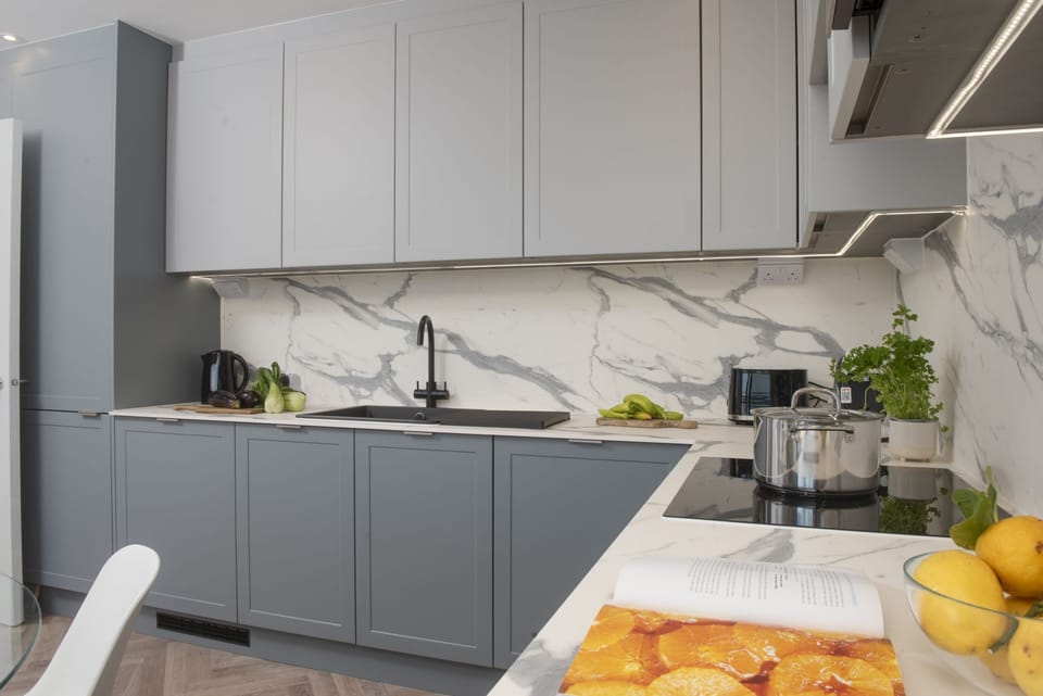 Kitchen area with coffee making facilities - 6 Oasis Sands