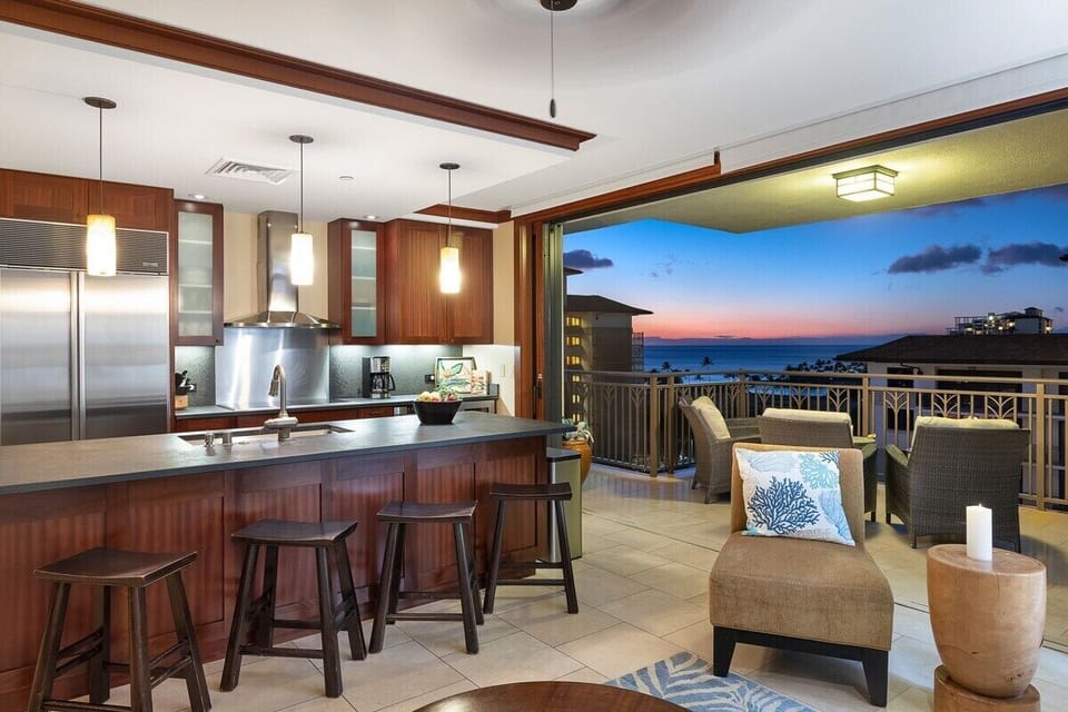 Roy Yamaguchi designed kitchen