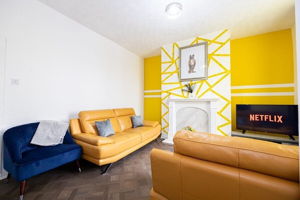 Living Room / Lounge